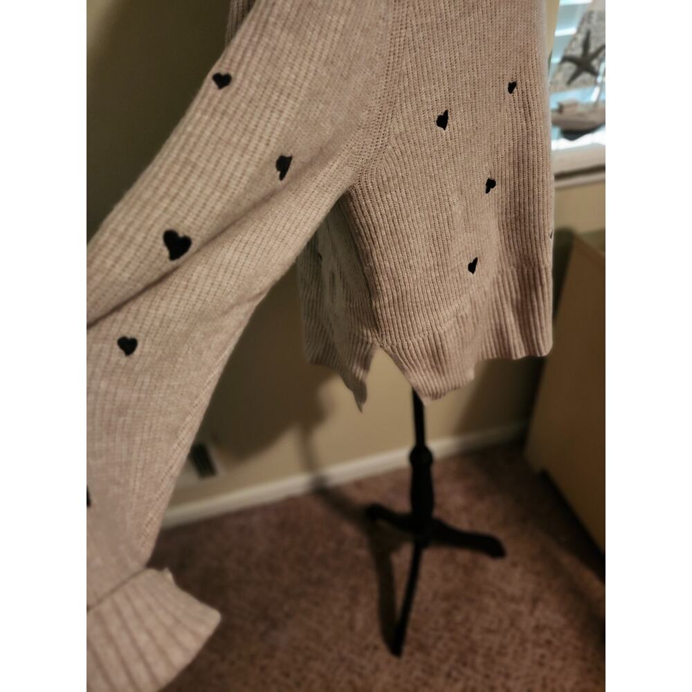 A New Day XL Heart Sweater Minimalist Cutecore Softgirl Cozy Soft NWOT - Picture 2 of 4